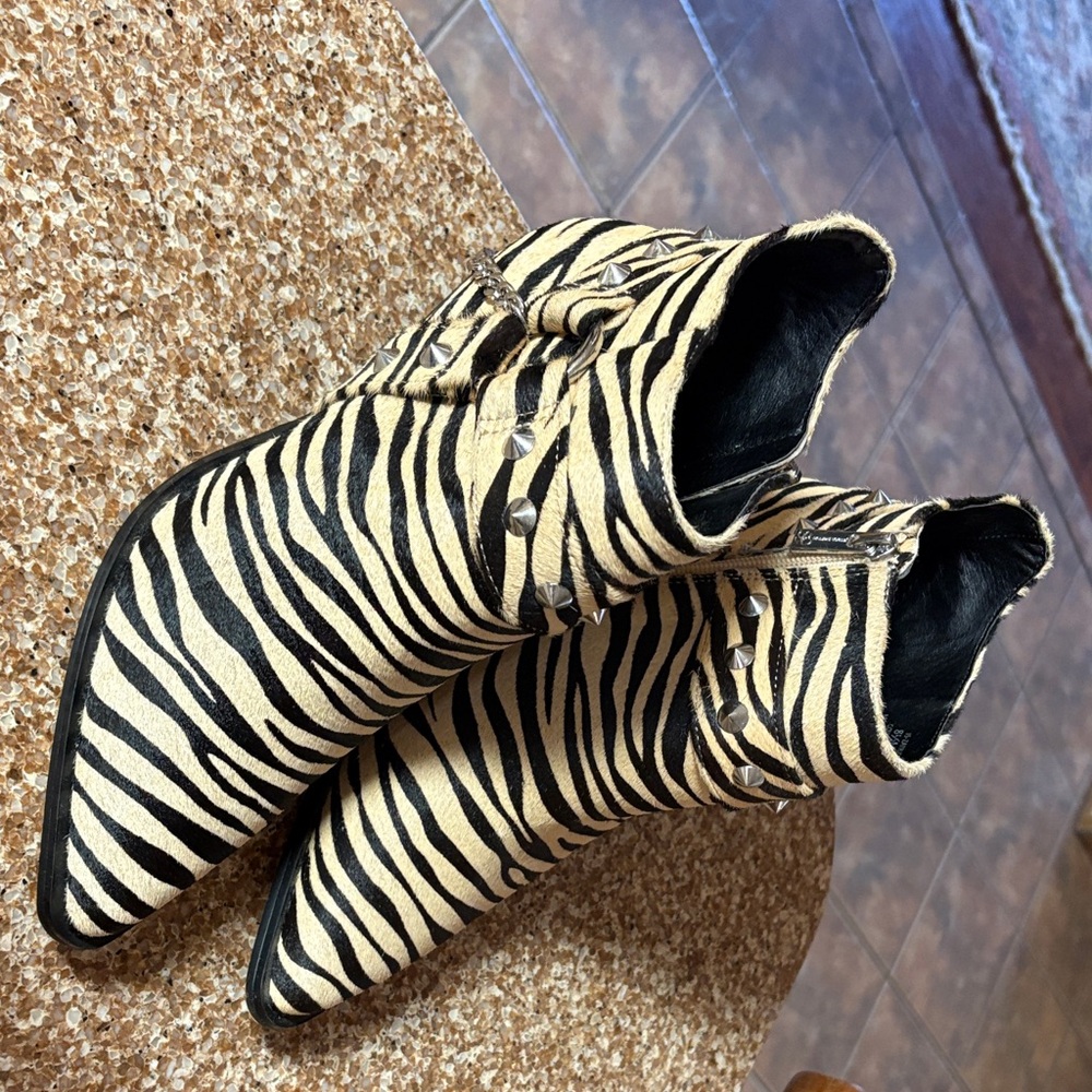 Jessica Simpson Zebra Print Ankle Boots - Picture 4 of 6